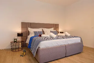 Villa in Marina with Heated Pool for 8 Guests