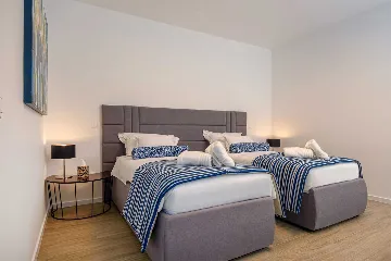 Villa in Marina with Heated Pool for 8 Guests