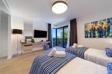 Villa in Marina with Heated Pool for 8 Guests