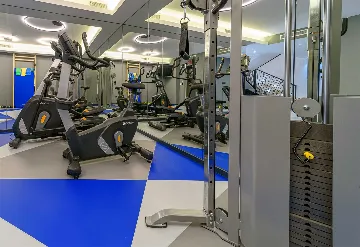 Villa in Marina with Heated Pool for 8 Guests