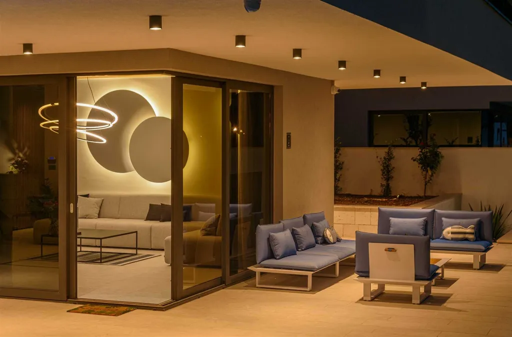 Villa in Marina with Heated Pool for 8 Guests