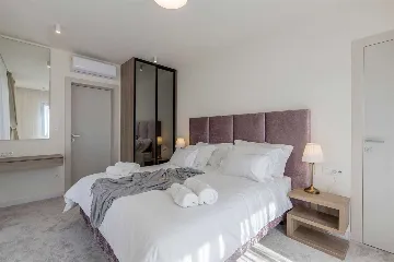 Kaštel Kambelovac Villa with Heated Private Pool