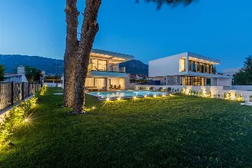 Kaštel Kambelovac Villa with Heated Private Pool