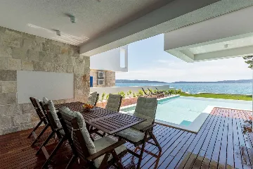 Kaštel Kambelovac Villa with Heated Private Pool