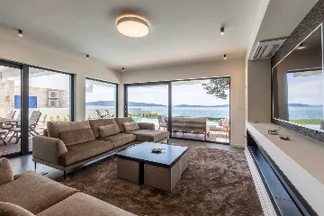 Kaštel Kambelovac Villa with Heated Private Pool