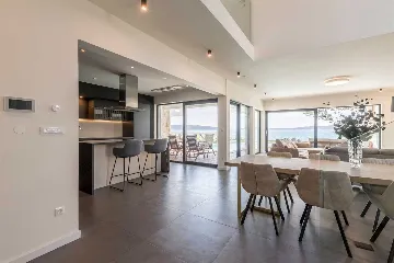 Kaštel Kambelovac Villa with Heated Private Pool