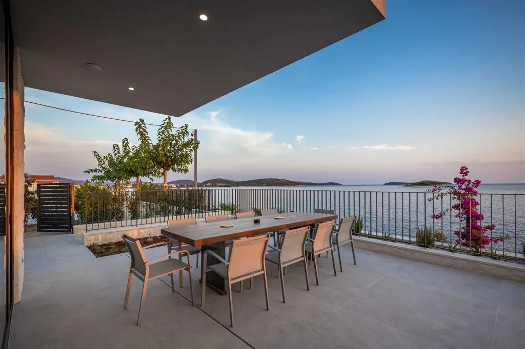 Rogoznica Seafront Villa for 10 with Heated Pool