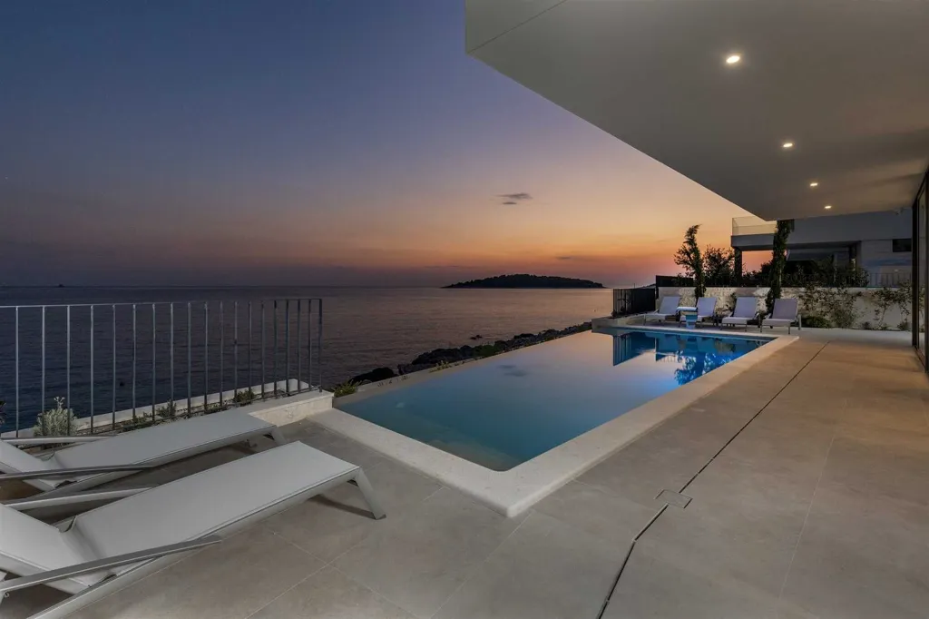 Rogoznica Seafront Villa for 10 with Heated Pool