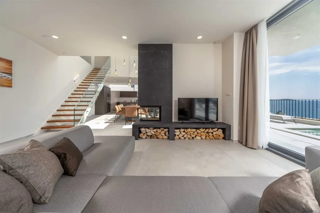 Rogoznica Seafront Villa for 10 with Heated Pool