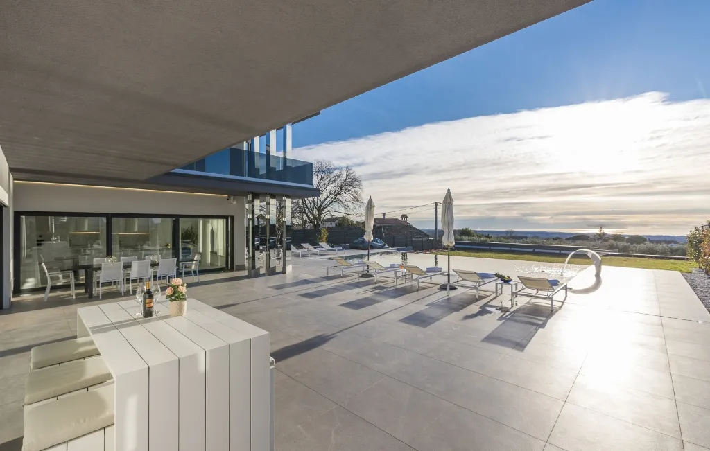 Kaštelir Villa for Up to 10 Guests