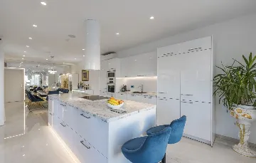 Kaštelir Villa for Up to 10 Guests