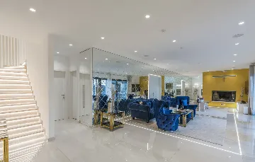 Kaštelir Villa for Up to 10 Guests