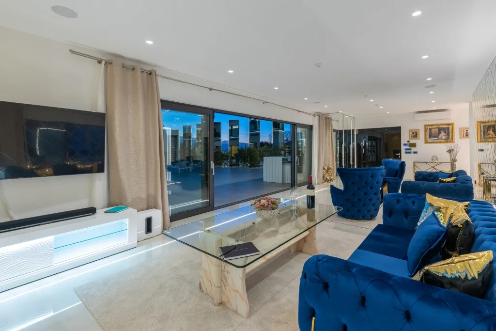 Kaštelir Villa for Up to 10 Guests