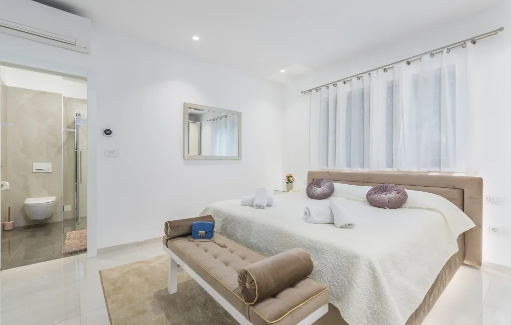 Kaštelir Villa for Up to 10 Guests