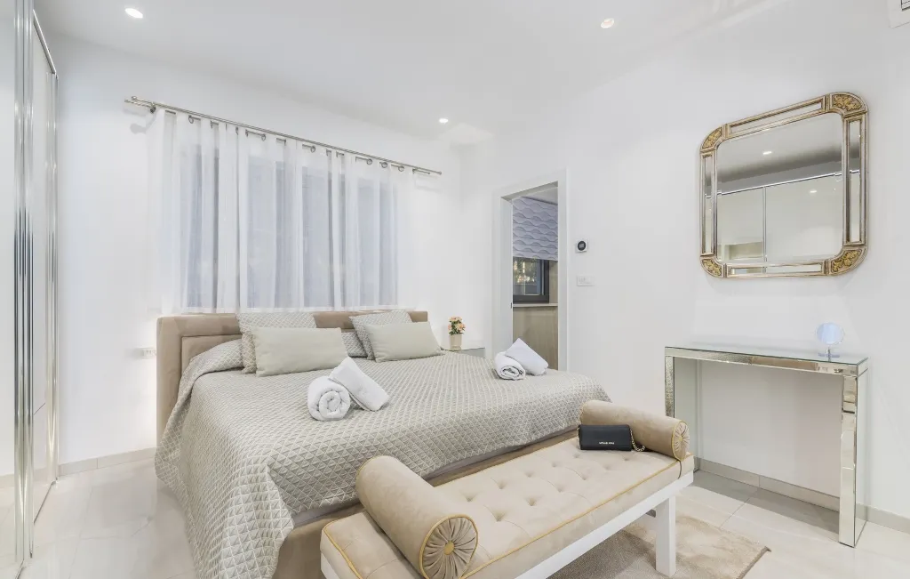 Kaštelir Villa for Up to 10 Guests
