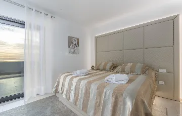 Kaštelir Villa for Up to 10 Guests