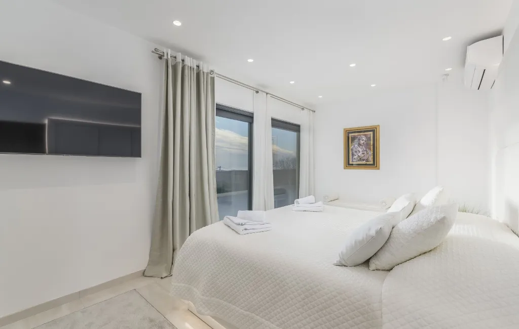 Kaštelir Villa for Up to 10 Guests