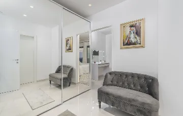 Kaštelir Villa for Up to 10 Guests