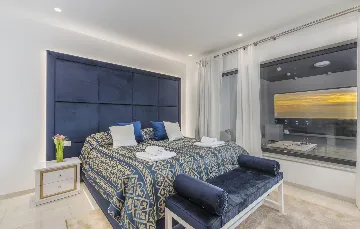 Kaštelir Villa for Up to 10 Guests