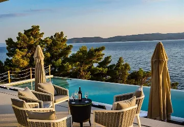 9-Bedroom Villa with Private Pool in Brela