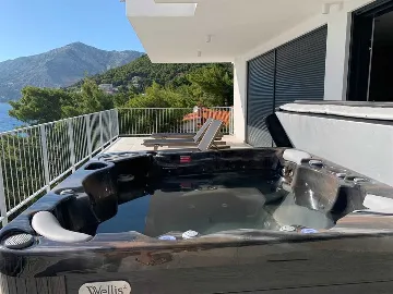 9-Bedroom Villa with Private Pool in Brela