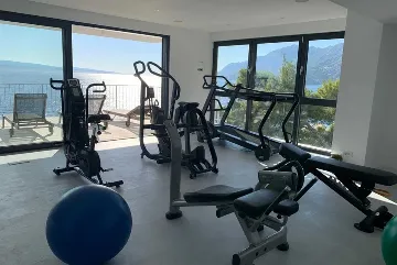 9-Bedroom Villa with Private Pool in Brela