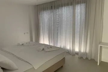 9-Bedroom Villa with Private Pool in Brela