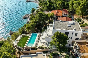 9-Bedroom Villa with Private Pool in Brela