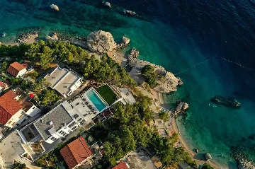 9-Bedroom Villa with Private Pool in Brela