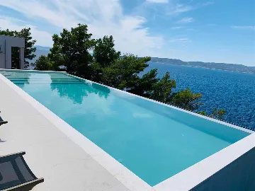 9-Bedroom Villa with Private Pool in Brela