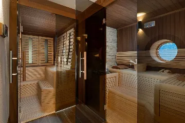 5-Bedroom Villa for 10 Guests in Duga Luka