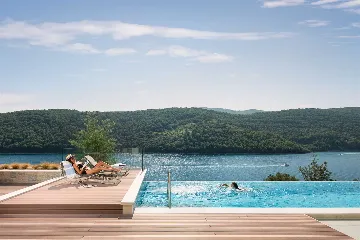 5-Bedroom Villa for 10 Guests in Duga Luka