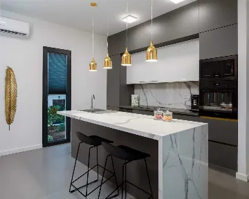 4-Bedroom Villa with Infinity Pool in Vinišće