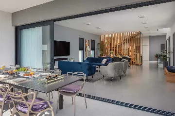 4-Bedroom Villa with Infinity Pool in Vinišće