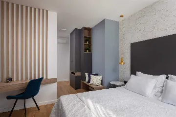 4-Bedroom Villa with Infinity Pool in Vinišće