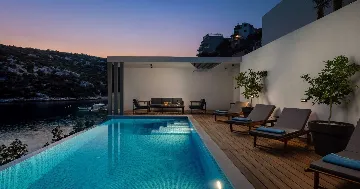 4-Bedroom Villa with Infinity Pool in Vinišće