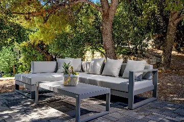 5-Bedroom Villa with Heated Pool in Kaštel Kambelovac