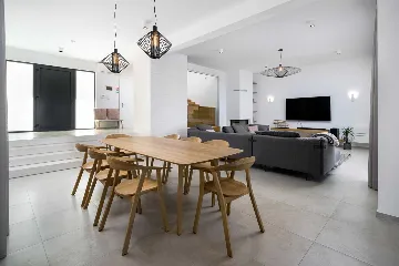 Modern Heated-Pool Villa in Čiovo (Slatine)