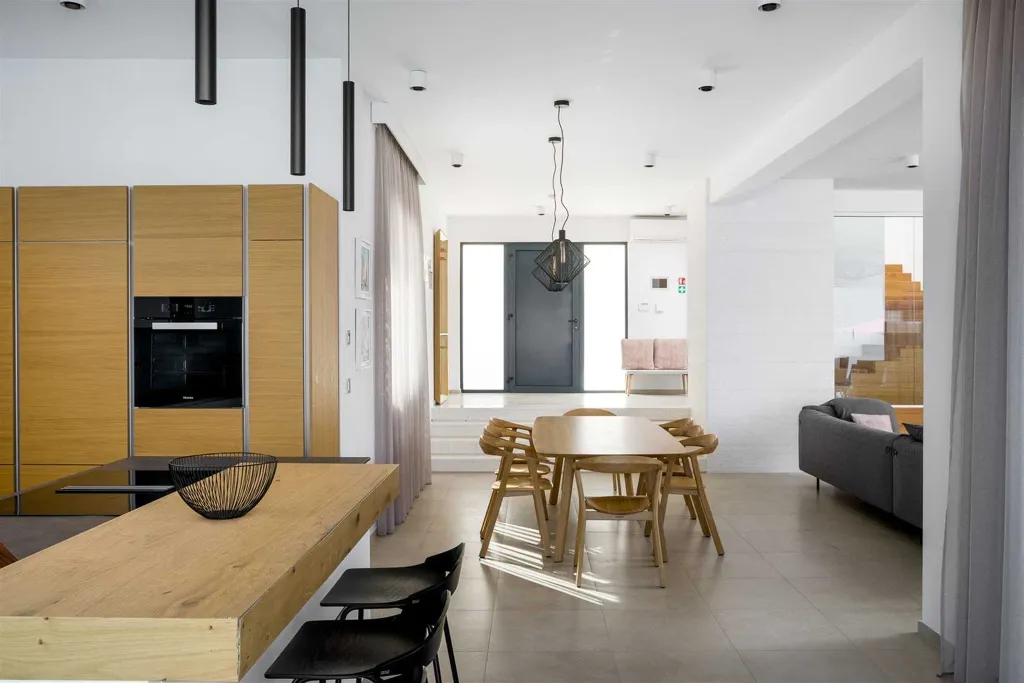 Modern Heated-Pool Villa in Čiovo (Slatine)