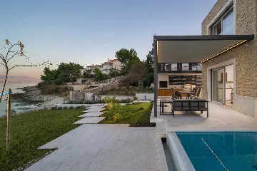 Modern Heated-Pool Villa in Čiovo (Slatine)