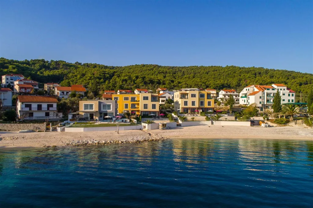 Modern Heated-Pool Villa in Čiovo (Slatine)