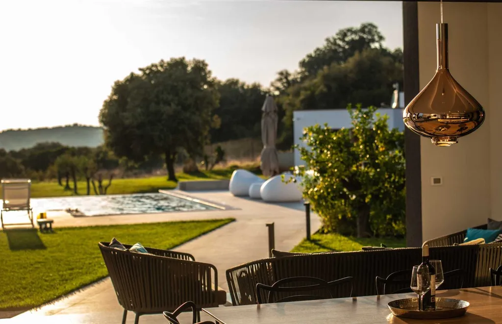 Villa with Heated Pool & Jacuzzi in Pula