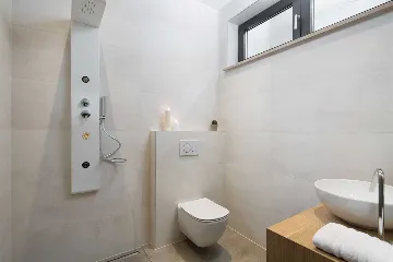 Villa with Heated Pool & Jacuzzi in Pula