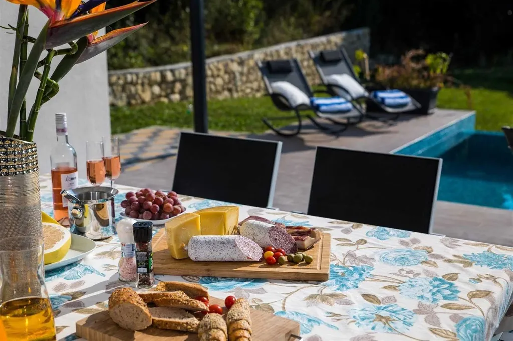 Mlini Villa with Private Pool for up to 12 Guests