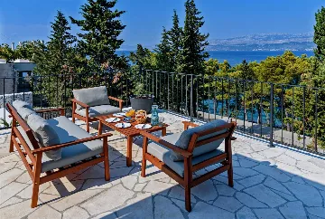 Seafront Villa in Splitska for 8 Guests