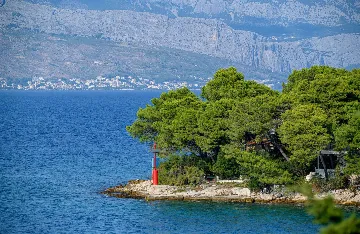 Seafront Villa in Splitska for 8 Guests