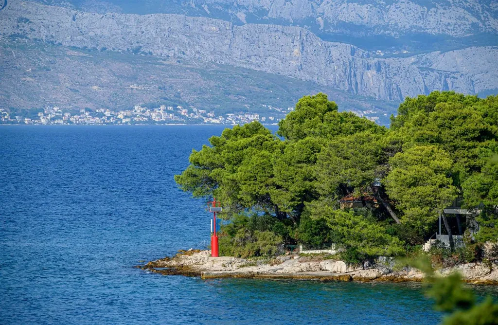 Seafront Villa in Splitska for 8 Guests