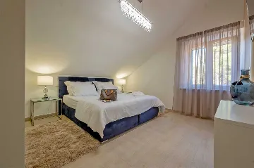 Villa in Pučišća for up to 12 with Heated Pool