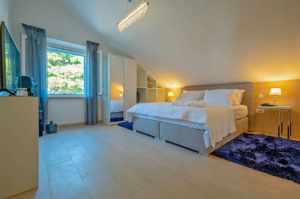 Villa in Pučišća for up to 12 with Heated Pool
