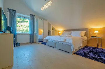 Villa in Pučišća for up to 12 with Heated Pool